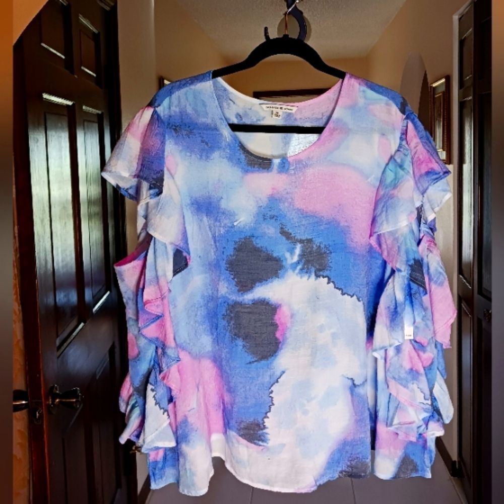 Zac & Rachel Flutter Sleeves Blouse.